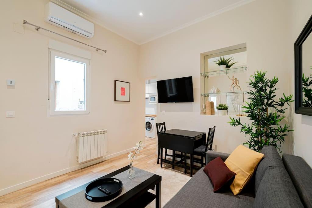 Victor Apartments Prado Madrid Exterior photo